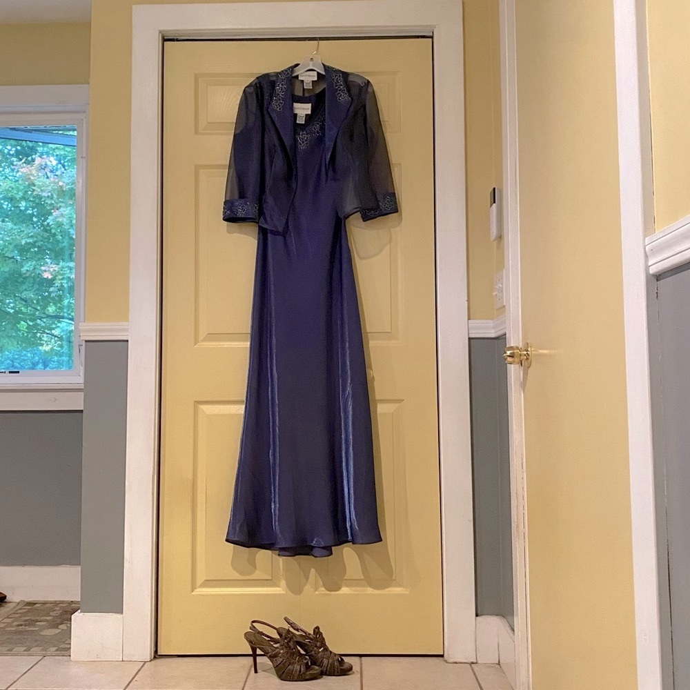 Blue Size 12 David’s Bridal 2-piece gown.